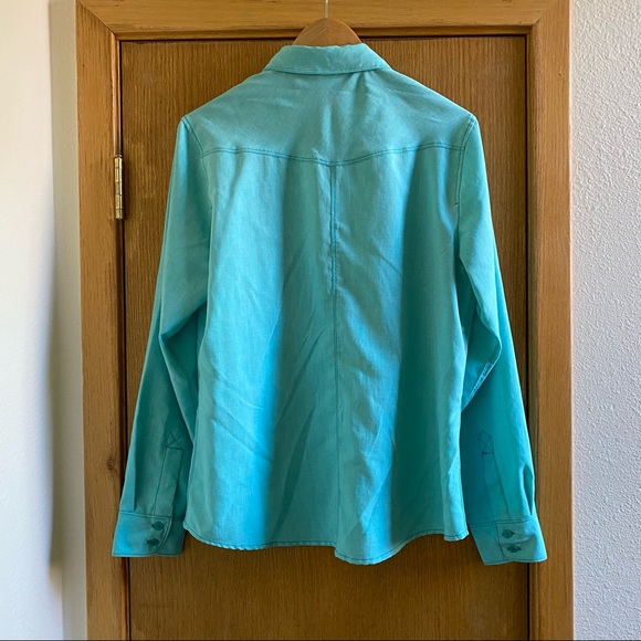 THE NORTH FACE • Aqua Blue Button Down Shirt - L - Picture 2 of 16